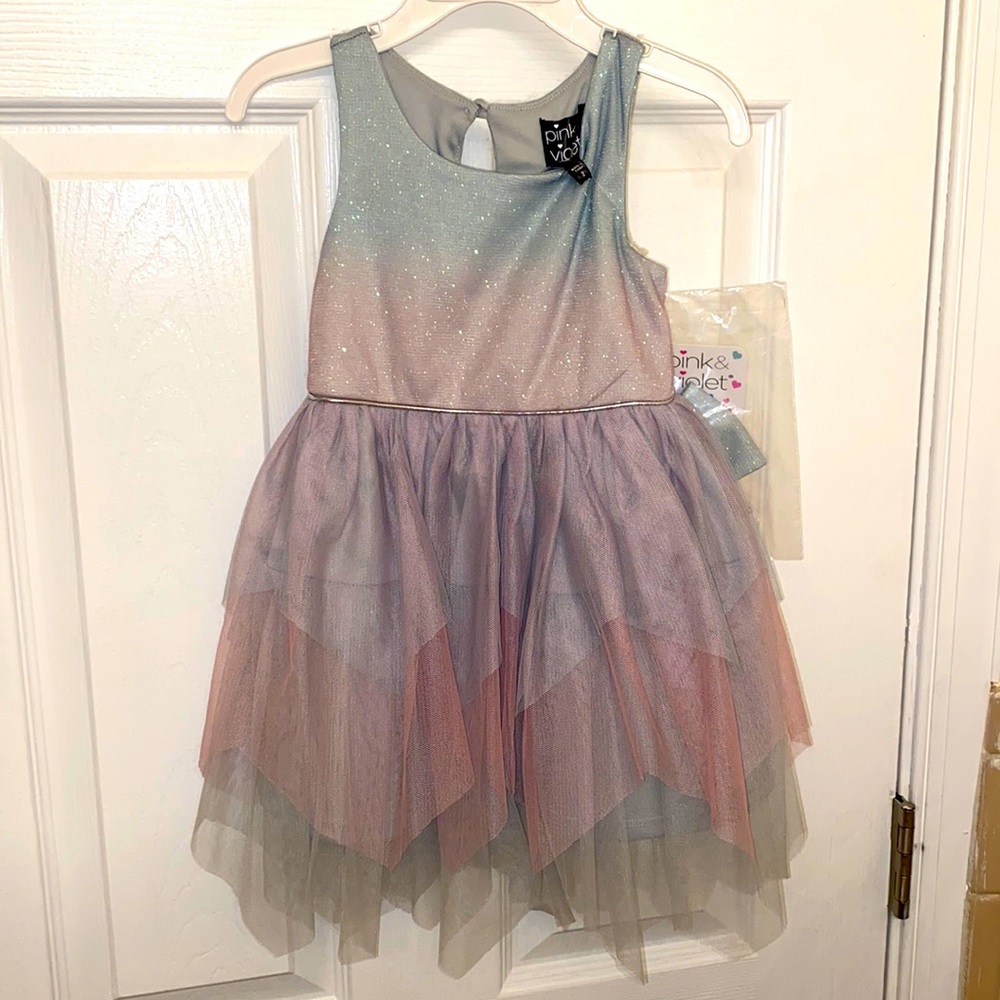 NWT!! Beautiful dress 👗